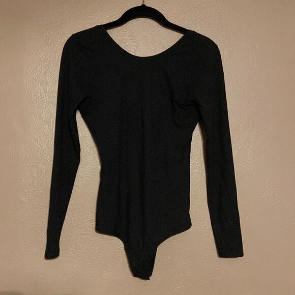 Spanx® LONG SLEEVE SCOOP NECK BODYSUIT IN BLACK small - Picture 1 of 8